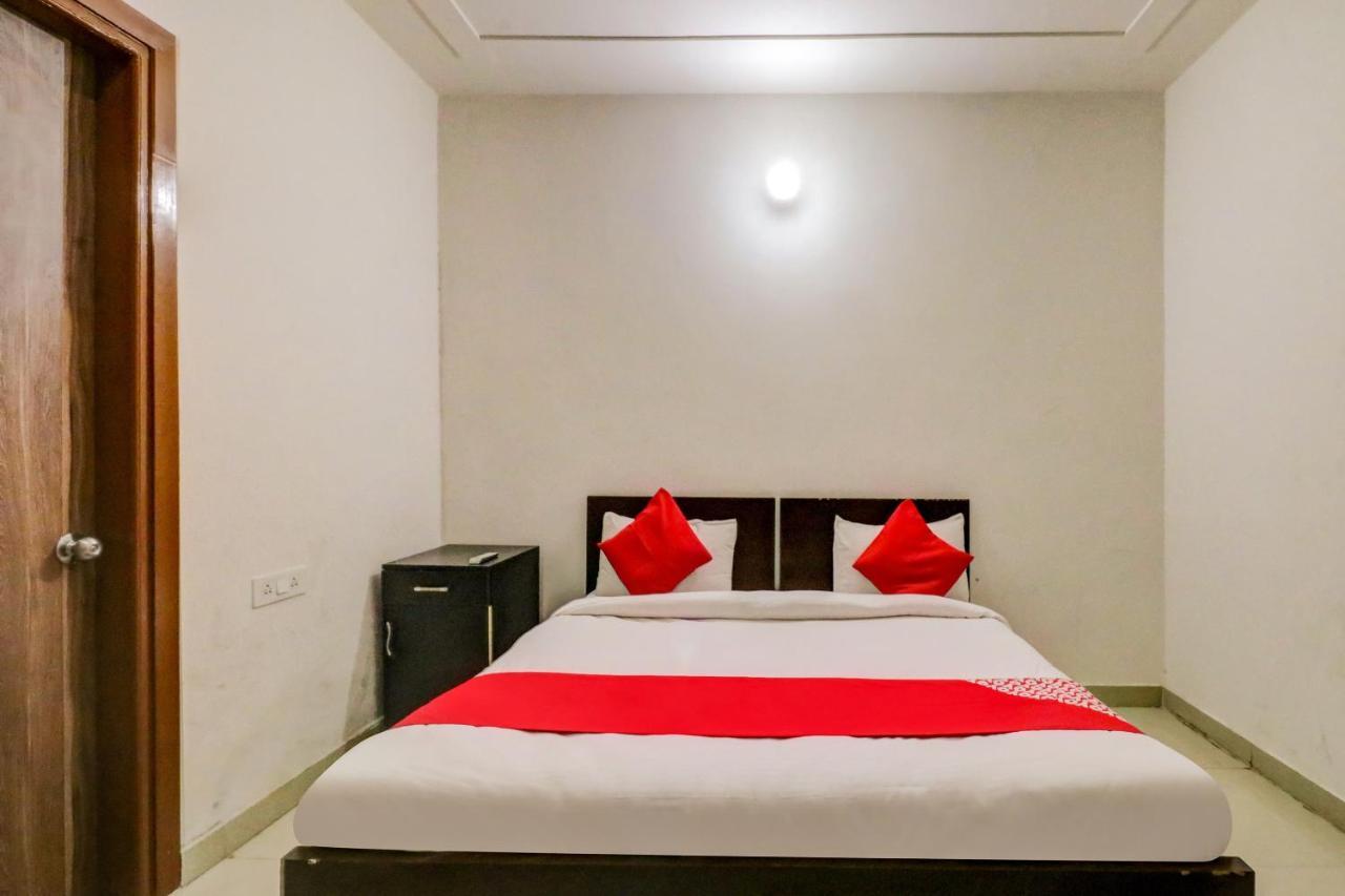 Hôtel Oyo 71597 The Shivaay Residency à Gurgaon Extérieur photo