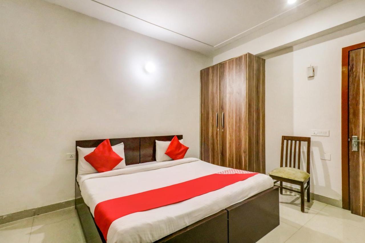 Hôtel Oyo 71597 The Shivaay Residency à Gurgaon Extérieur photo