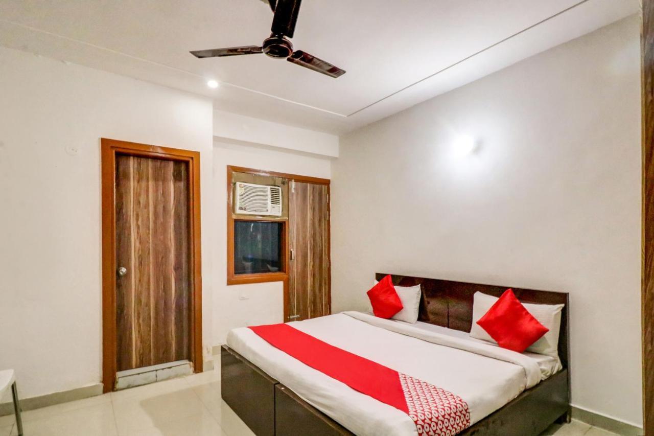 Hôtel Oyo 71597 The Shivaay Residency à Gurgaon Extérieur photo