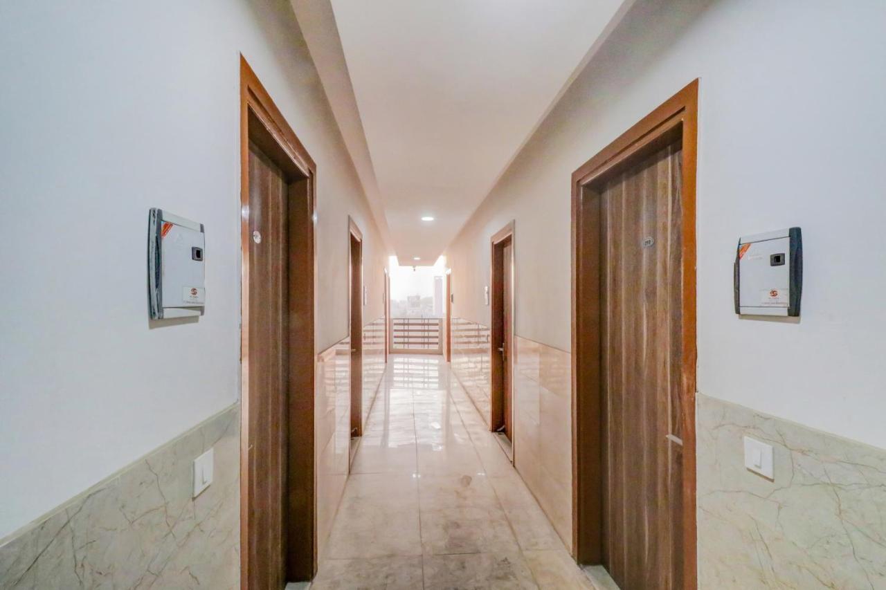 Hôtel Oyo 71597 The Shivaay Residency à Gurgaon Extérieur photo